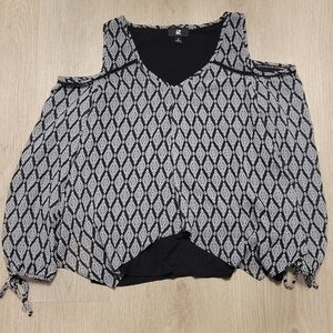 IZ Byer Women's Cold-Shoulder Geometric Print Blouse - Black/White Size XL